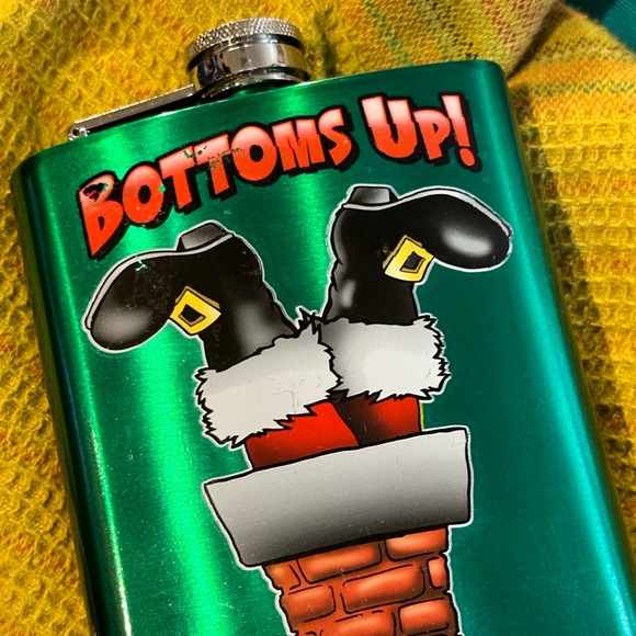 Santa’s Flask - Picture 5 of 5